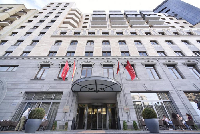 40.17998560693562, 44.51176491148882