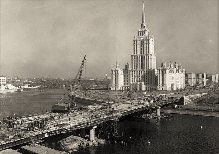 Легендарные московские высотки