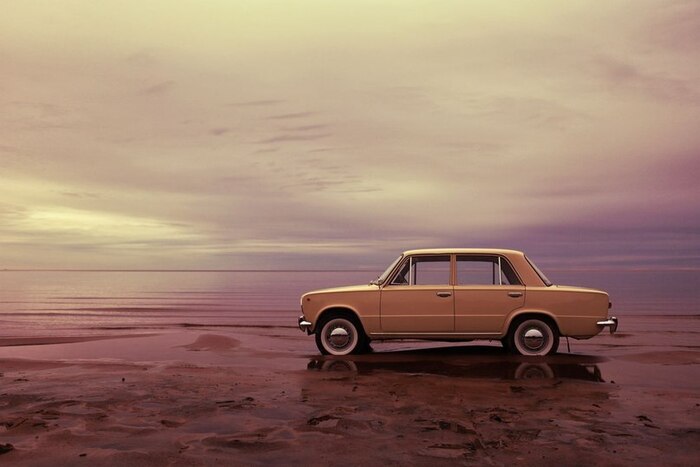 Старые «Жигули» палестинца выдержали несколько авиаударов и помогли ему с семьёй добраться до Египта