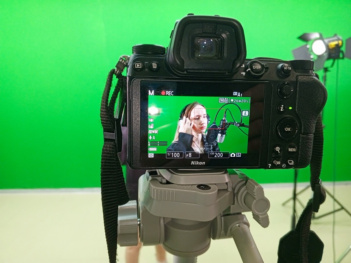 Девушка классно поёт!!! Блэкстейдж к видеоролику "Жёны героев"! Скоро выложу видео