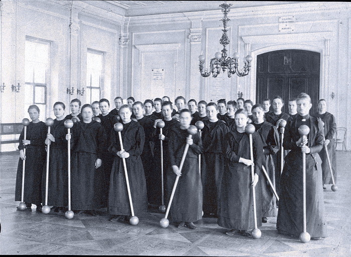 Урок гимнастики.