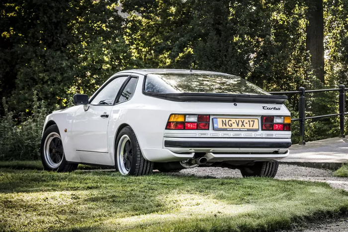 Porsche 944 Turbo