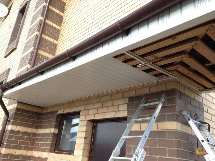 Не мой дом. Пример того, как должно было быть сделано. В нашем случае досок не было