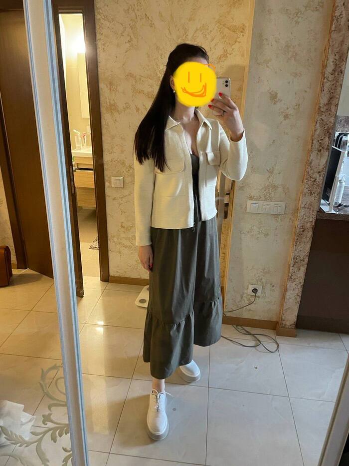 кофту связала, платье сшила, ботинки купила, квартиру снимаю, полы не пылесосила)) Кофта тыс 5 +5 платье ( примерно)