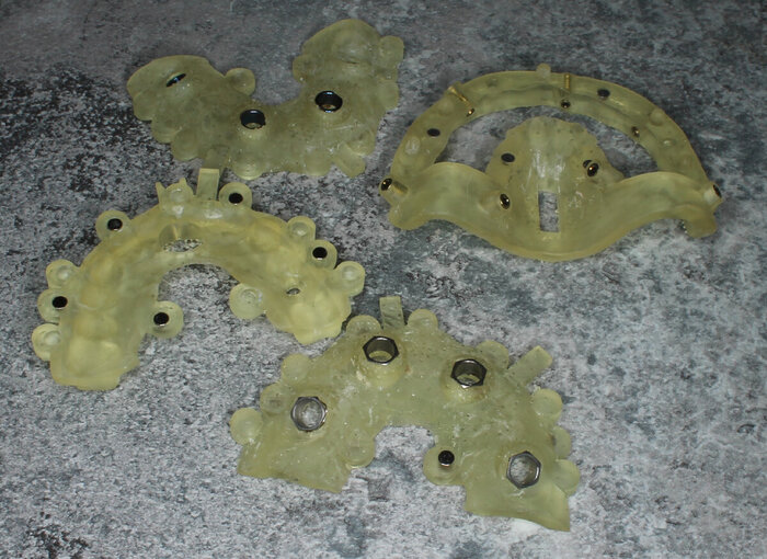   (+      )    "  4-"   .