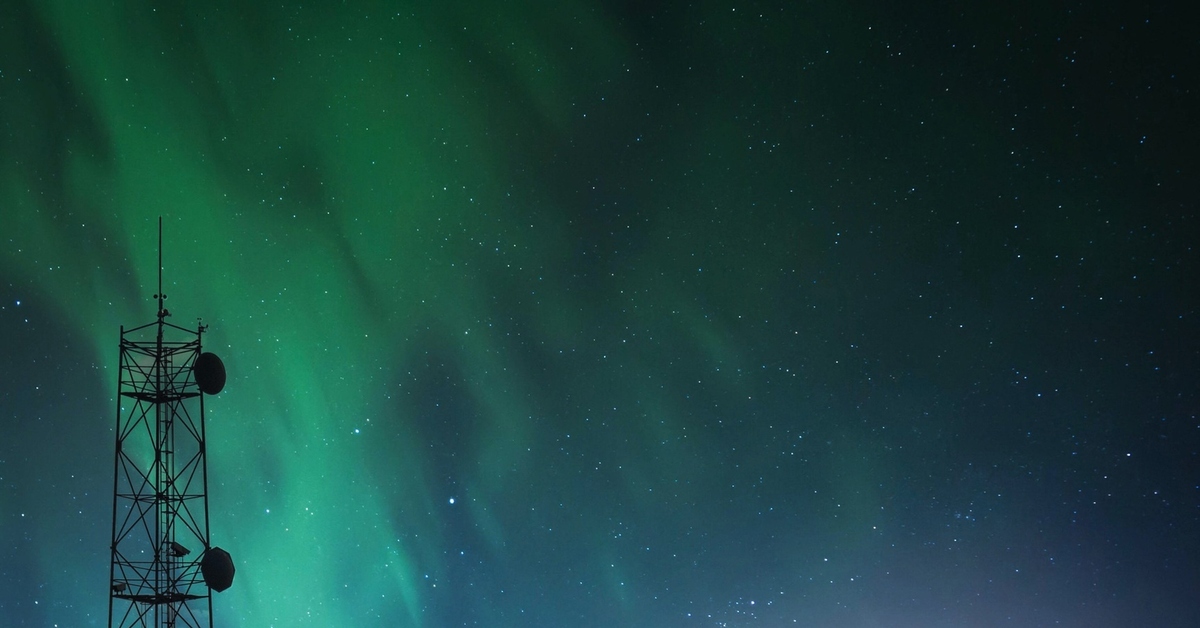 Радиотелескоп в Нокине на фоне полярного сияния (Шропшир, Англия, 5.11. ...