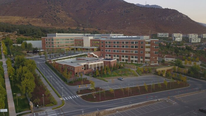   Clinica Universidad de los Andes -   