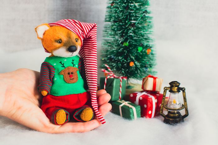 Ну и для размера. Зверюшки не очень большие. Лис среднего размера - около 12 см стоя.