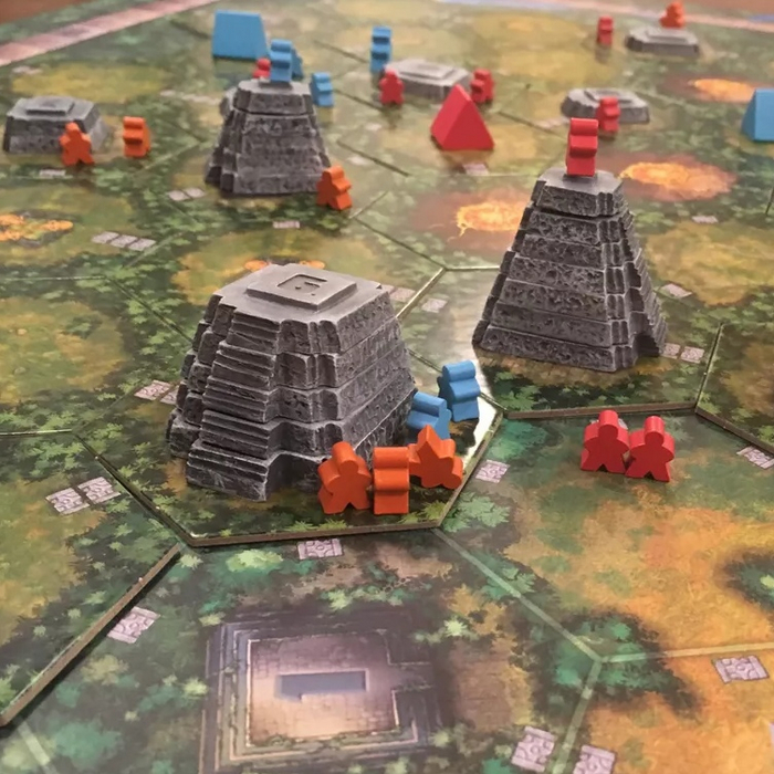 «Тикаль» (изображение с сайта <!--noindex--><a href="https://pikabu.ru/story/top_100_nastolnyikh_igr_ot_mistera_lisa_4544_mesta_10805900?u=http%3A%2F%2Fboardgamegeek.com&t=boardgamegeek.com&h=9d63b2cdc996790a2ec86c4155af2e2ef2a3d62a" title="http://boardgamegeek.com" target="_blank" rel="nofollow noopener">boardgamegeek.com</a><!--/noindex-->)