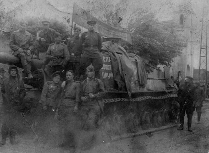 :   1945 . :  Lesta Games.