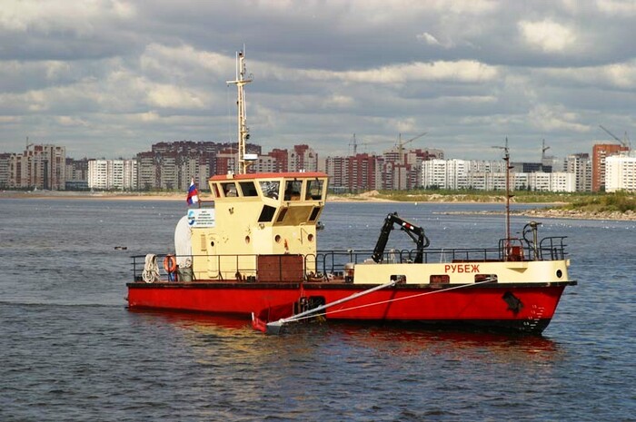 Нефтесборное судно