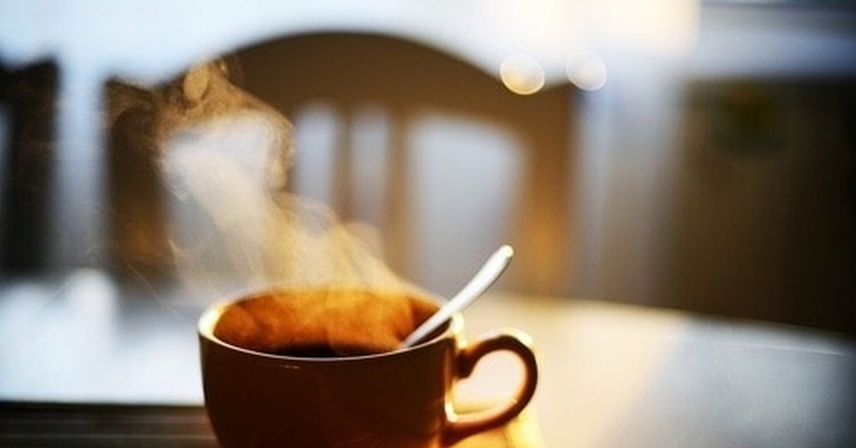 Доброе утро пишет человека. Кофе. Доброе утро родной. Доброе утро мужчине чай. С добрым утром родня.