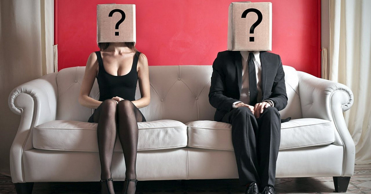 Продам мужа. Мужчина продает своей бывшей. Продавец дома. Продавец мужской одежды. На базаре мужик продает комара.