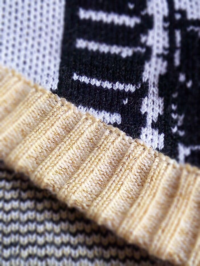 резинка 2*2 с платингом. использован люрекс только в верхней части резинки.