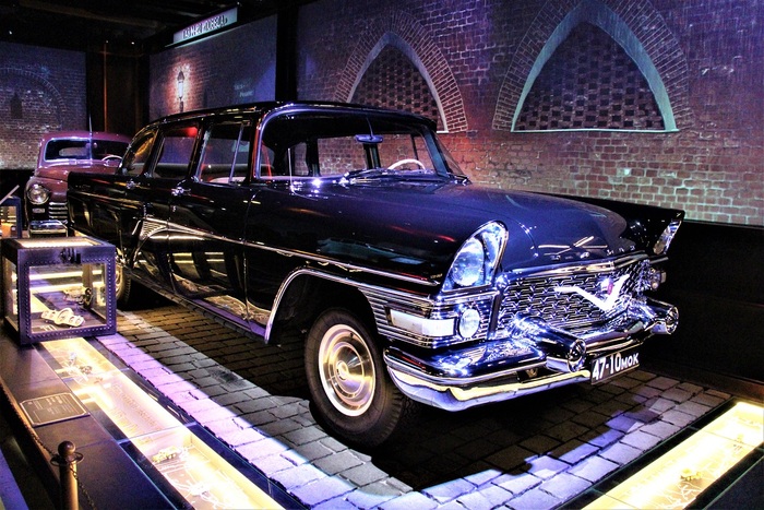 «Чайка» первого поколения позднего выпуска 1980 года в экспозиции Музея гаража особого назначения ФСО России.