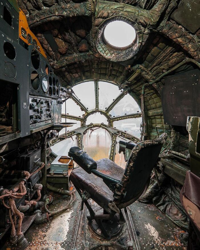 Место штурмана на старом Ту-104. Петровице, Чехия.