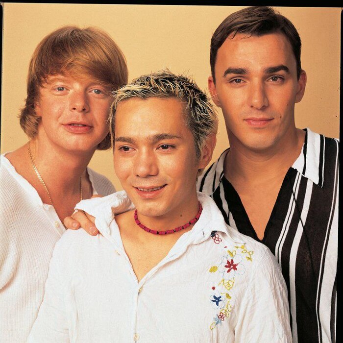 18 ноября 1969 года родился солист группы «Иванушки International» Олег Яковлев