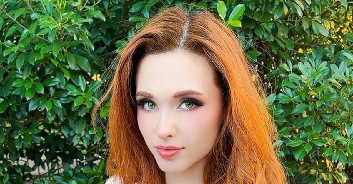 Amouranth Transgender