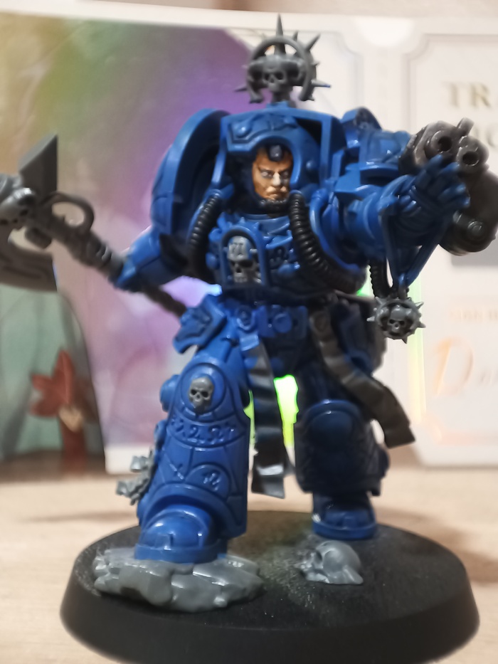 Лицо постарался покрасить до сборки