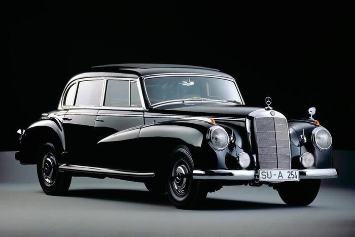 �������������� ���������, Mercedes 300 (W186 II) �� �������� Adenauer ���������� � ����������� ������ ������ c 1951 �� 1962 ���. �� ���� ���� ����� �� �������� �������� ������