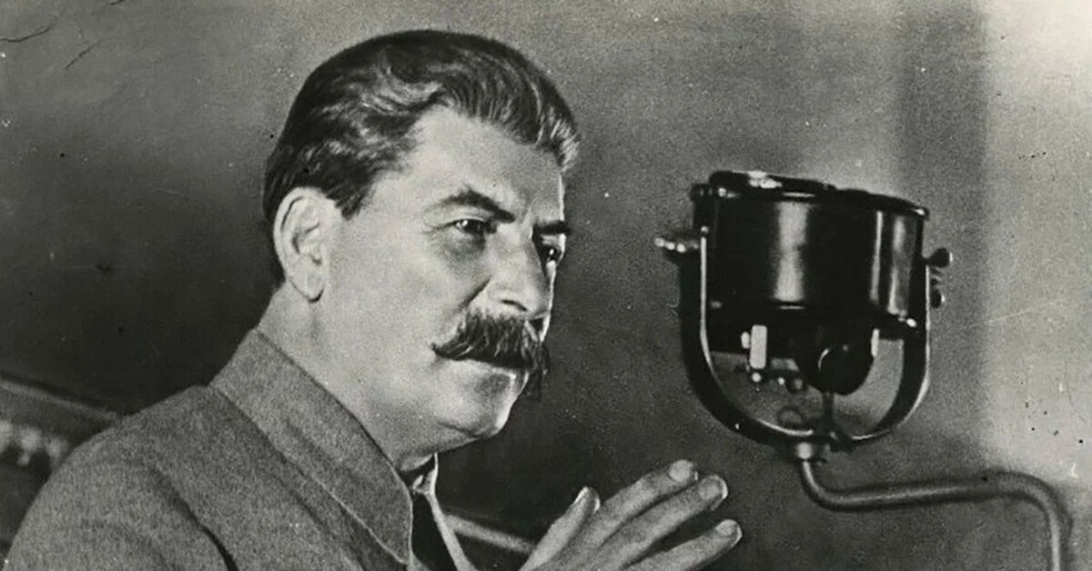 Речь сталина слушать. Сталин 1936. Выступление сталина 1937. Сталин выступление в большом театре. Речь сталина слушать.
