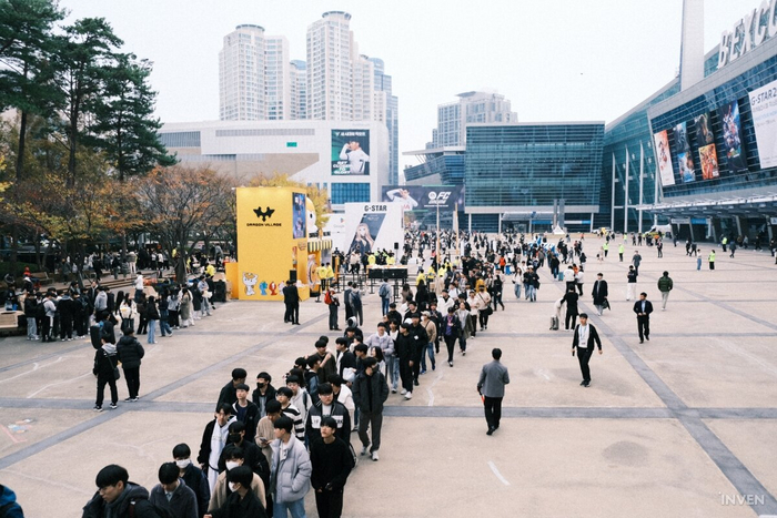 &#x25B2;          ,  .