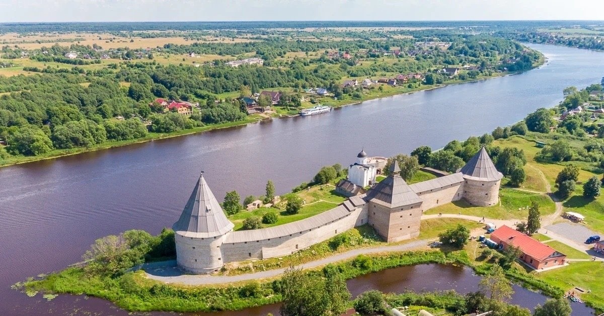 Древняя русь санкт петербург. Староладожская крепость Волхов. Староладожская крепость Старая Ладога. Старая Ладога древняя столица Руси. Ладога первая столица древней Руси.