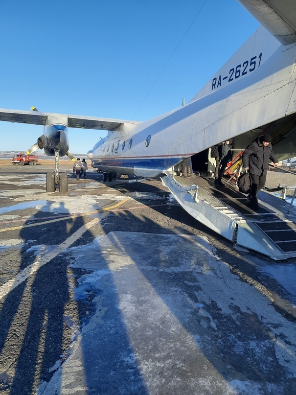 АН-26 в аэропорту Тиличики | Пикабу