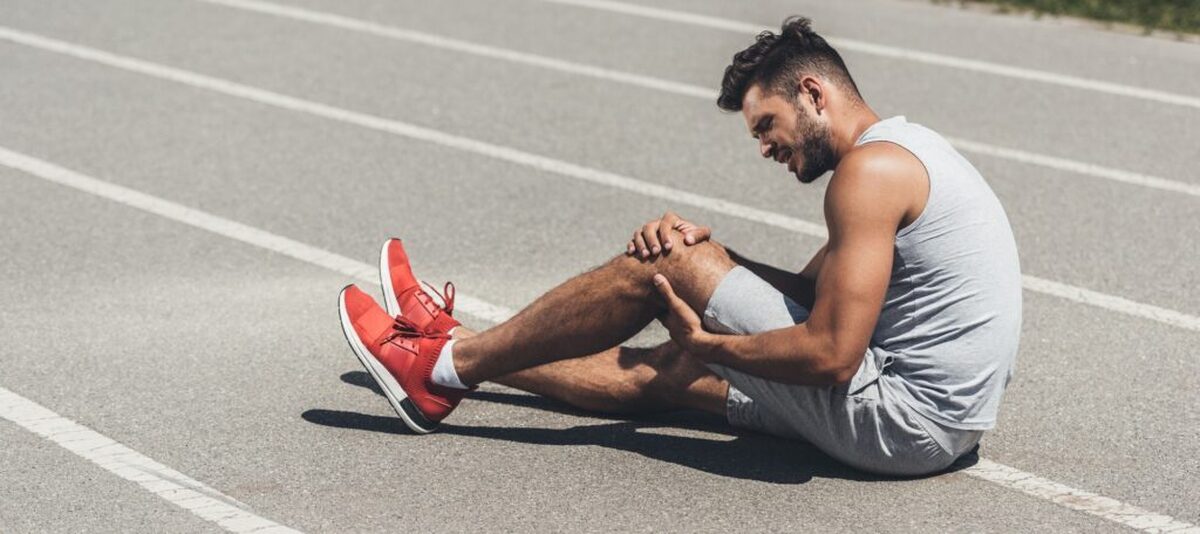 Темп бега. Как избежать травм при беге. Какие травмы можно получить когда бегаешь. Бег травмы. Как правильно бегать.