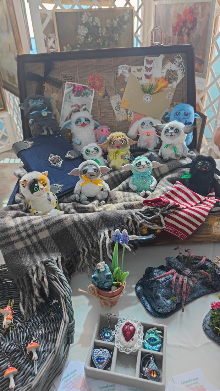 В чемодане на выставке