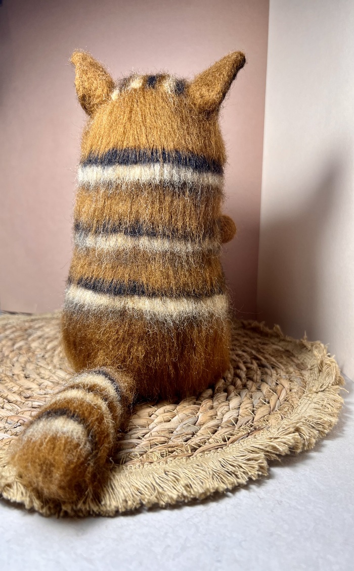 Игрушка благополучно долетела до адресата, заказчик доволен, я тоже рада, что мне удалось воплотить такой интересный образ