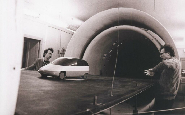 Доводка масштабного макета «Охты» в аэродинамической трубе лаборатории Ленинградского политехнического университета. Фото В.Н. Лазовского из личного архива Дмитрия Парфёнова