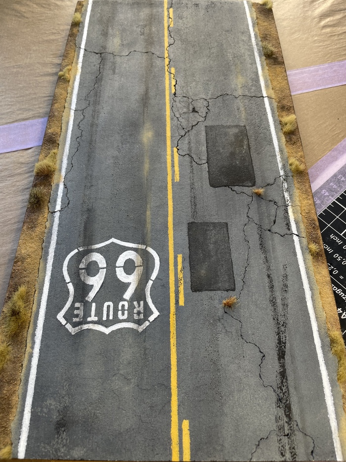 1:43. Еще один заказ от подписчика, заказал себе под коллекционные авто) Можно назвать эту работу Версия 2, так как был подобный заказ но длиной 60 см, эта уже 40 см в длину.