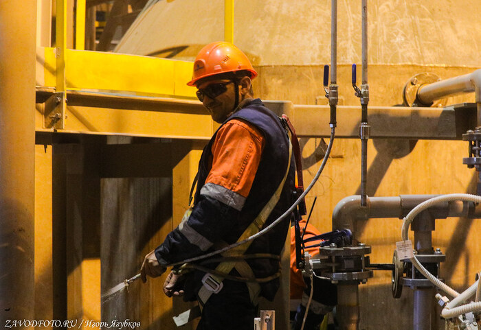 Из серии «Именно они делают Россию великой» / снято мной на стройке «Серной программы» Норникеля