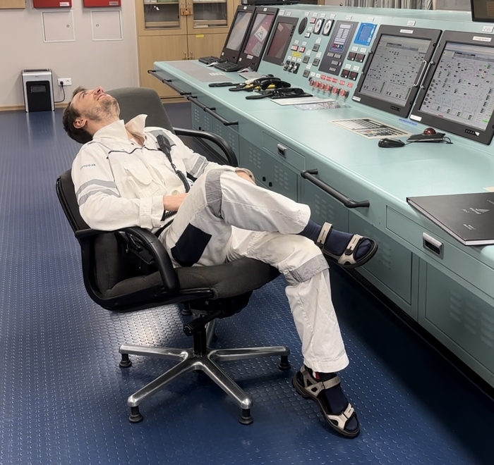 Балластный насос трипанул, да и хер с ним, у нас есть ещё два!