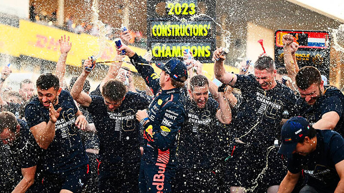 Red Bull «окрыляет» команду после взятия командного титула