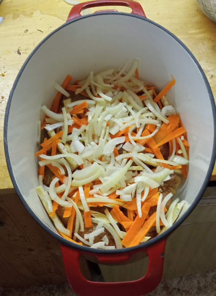 Лук, морква и сельдерей