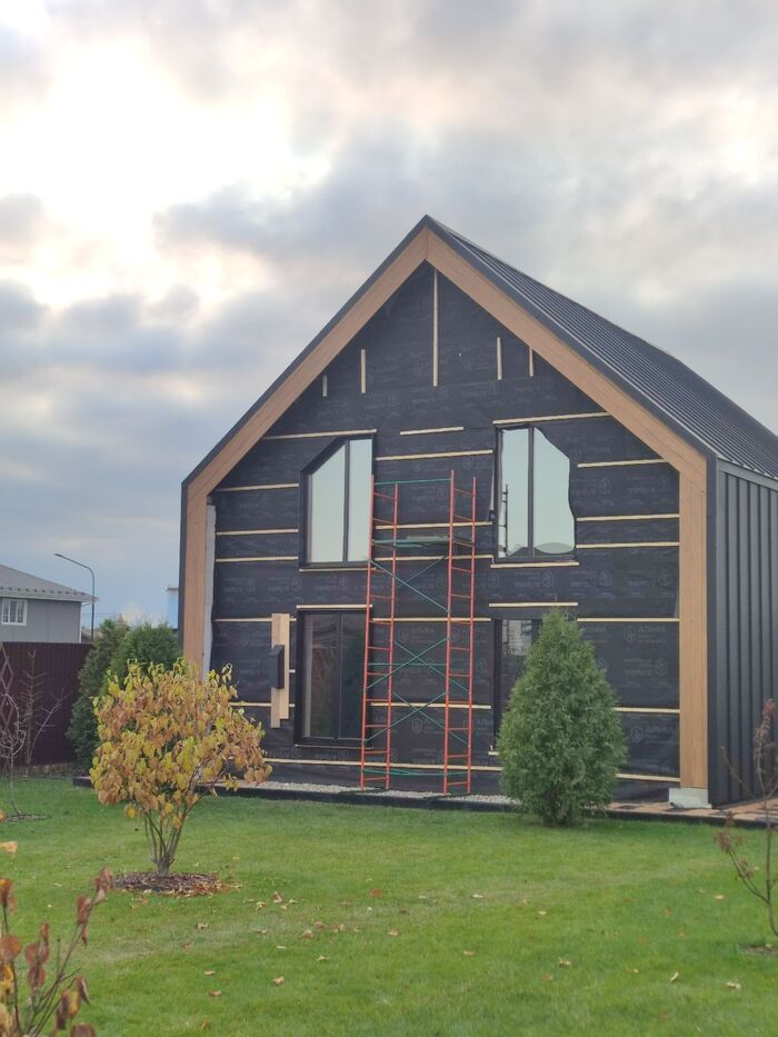 Подготовил фасад к облицовки планкеном.