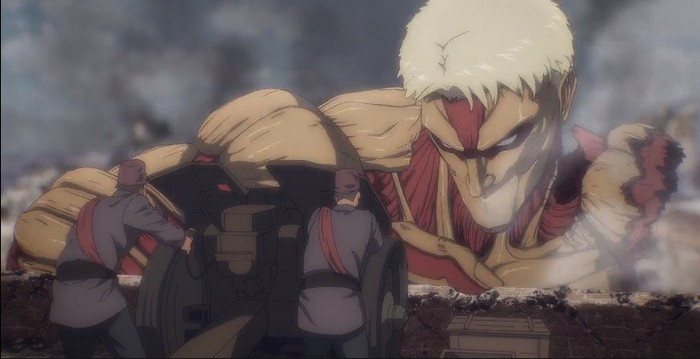 Бронированный титан (Райнер Браун) против артиллерии Средиземновосточного союза. Можно увидеть последствия пренебрежения Марли к прогрессу в военном деле: в бою у титана оторвана рука, хотя до этого оружие врагов не могло нанести существенный урон.