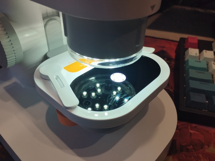 Верхняя и нижняя светодиодная подсветка микроскопа