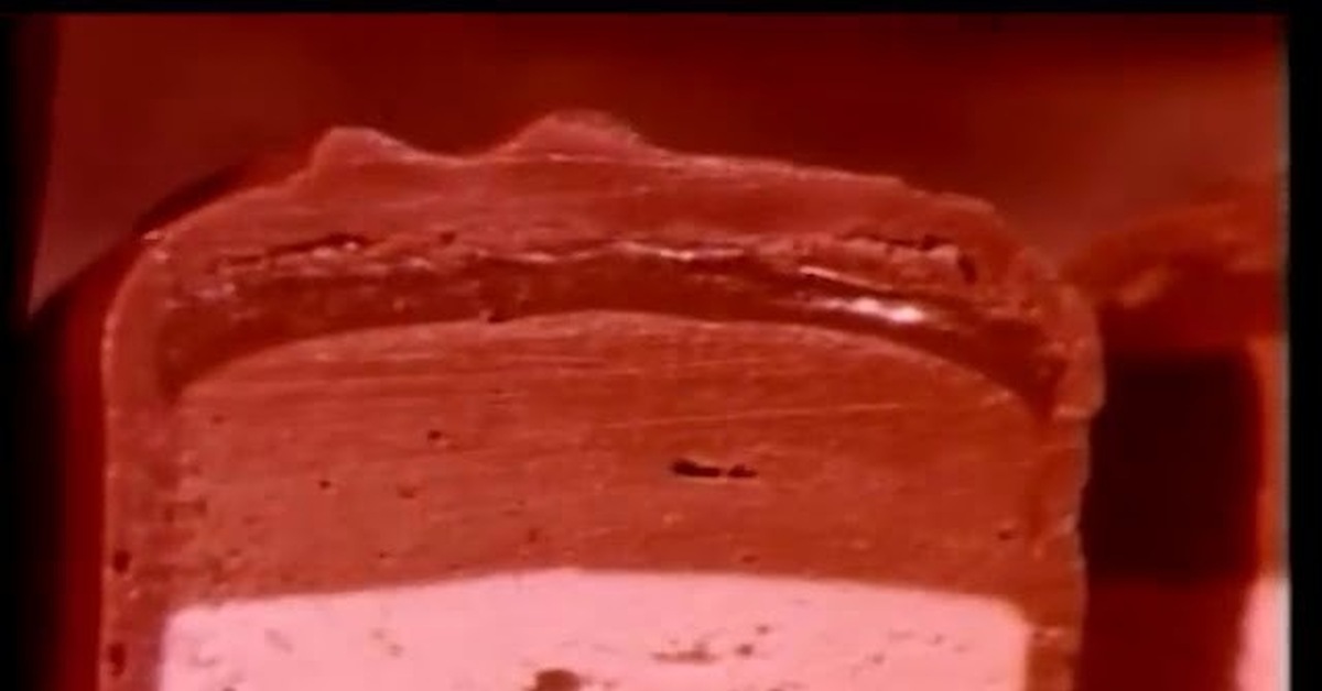 Реклама шоколадного батончика Aztec 1968 года | Пикабу