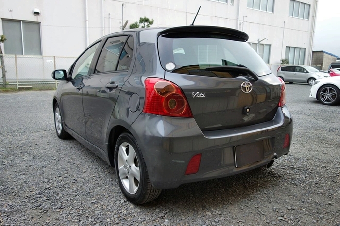 Toyota Vitz RS - 2009 года выпуска