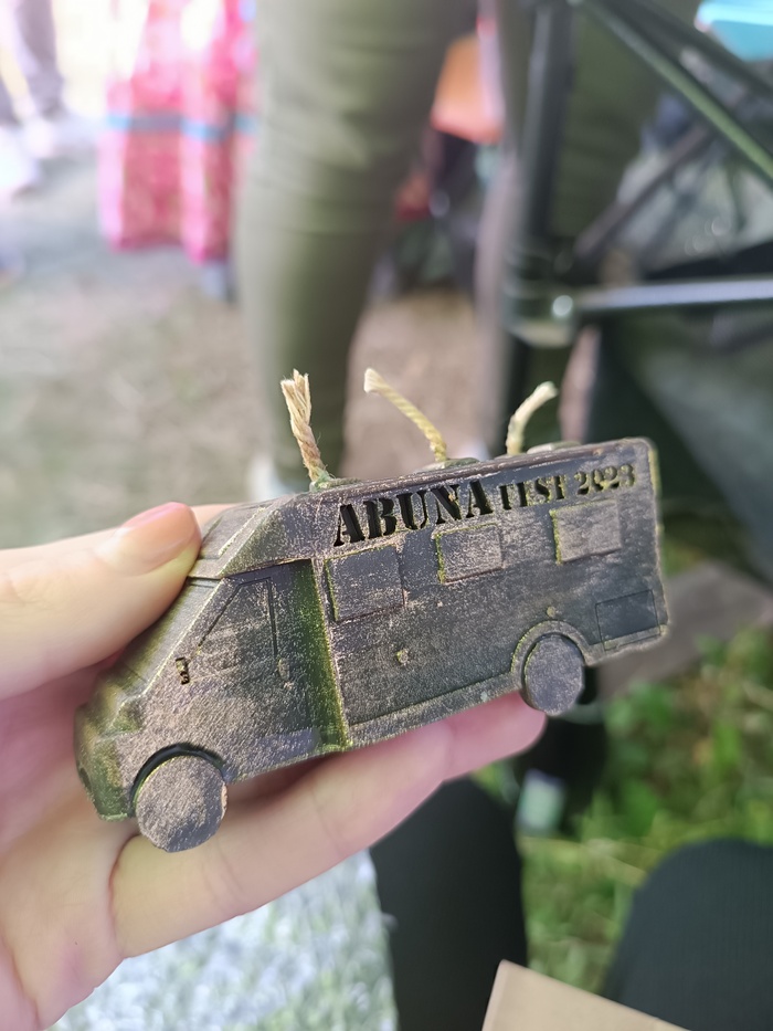 Прикупила сувенир на память.