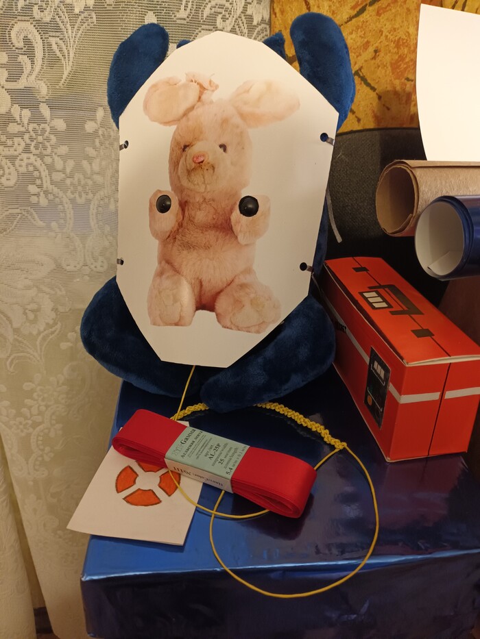 поскорее положите кролика в коробку