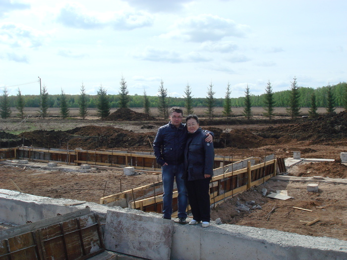 С мамой на стройке.