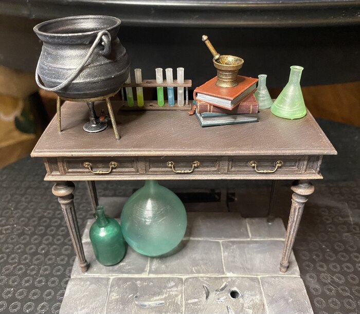 Бутылки и колбы напечатаны из прозрачной смолы