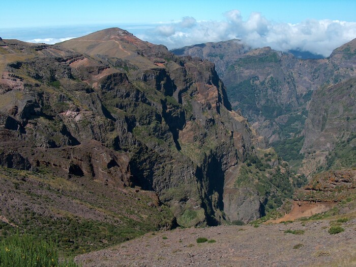Скалистый каньон