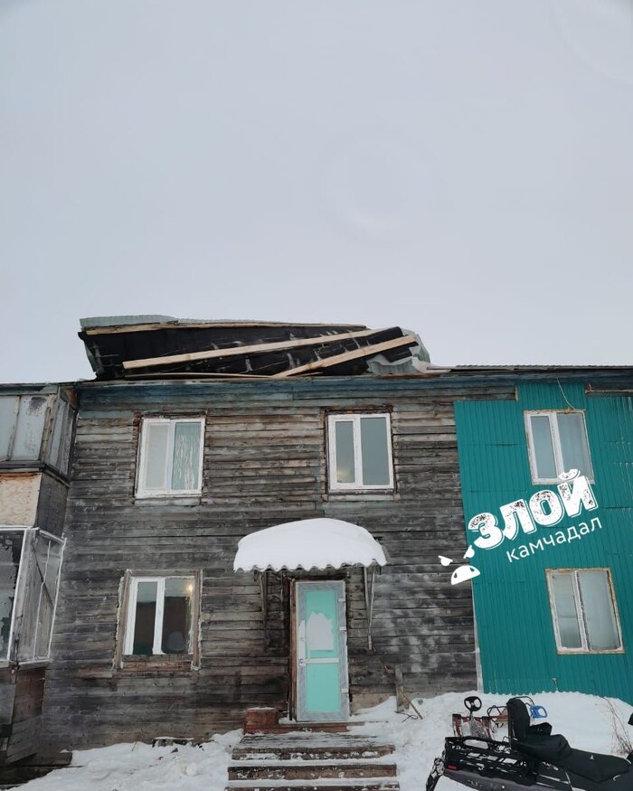 Парус! Порвали парус!