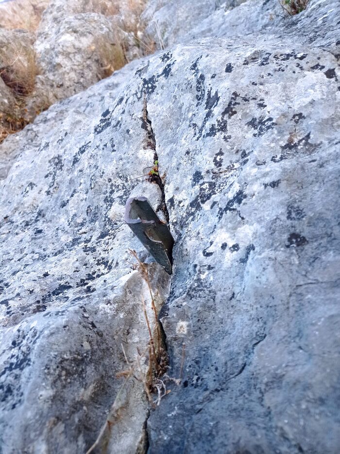 Швеллерный крюк с оторванным ухом. Ура! Вы на маршруте!