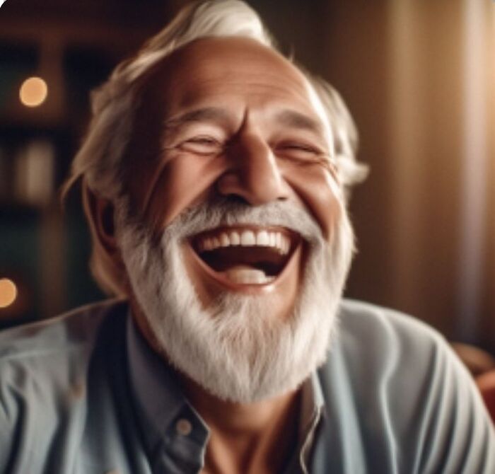 Просто смеётся человек